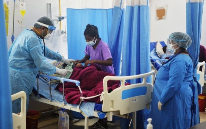 Un británico de 72 años tuvo la infección “más larga del mundo por coronavirus"
