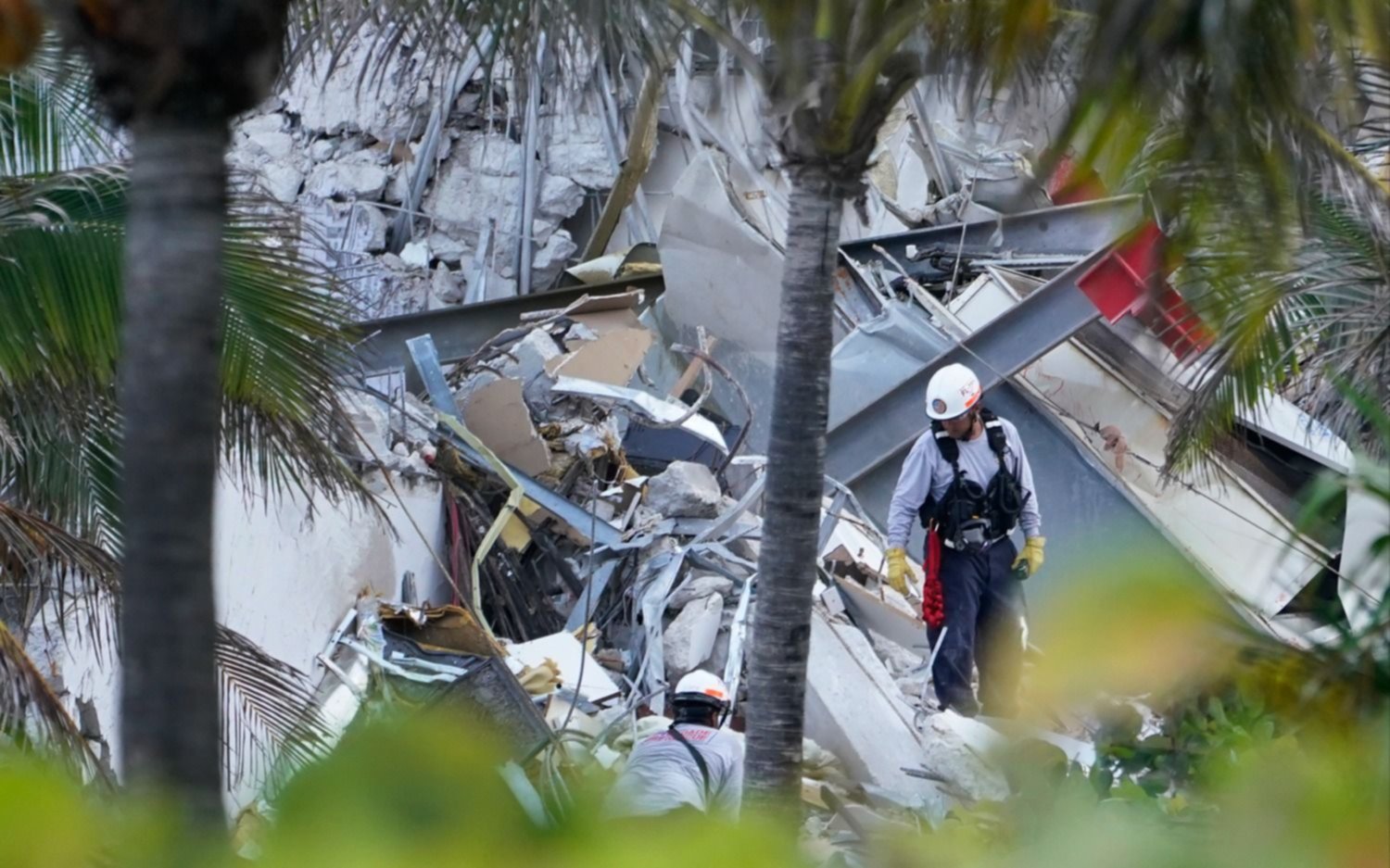 Miami: confirman 4 muertos en el derrumbe y 159 desaparecidos, entre ellos 9 argentinos