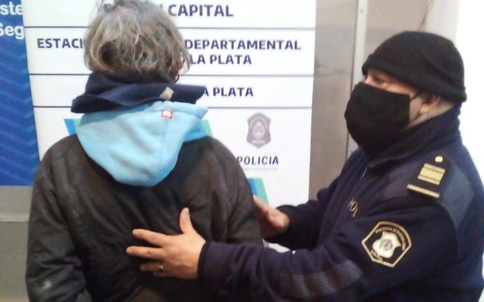 Detenido por robar un picaporte de bronce en un edificio céntrico