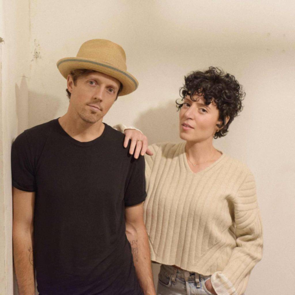 Jason Mraz publicó una reversión de su clásico “Lucky” junto a Emily King