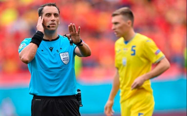 El platense Rapallini dirigirá el partido entre Francia y Suiza por los octavos de la Eurocopa