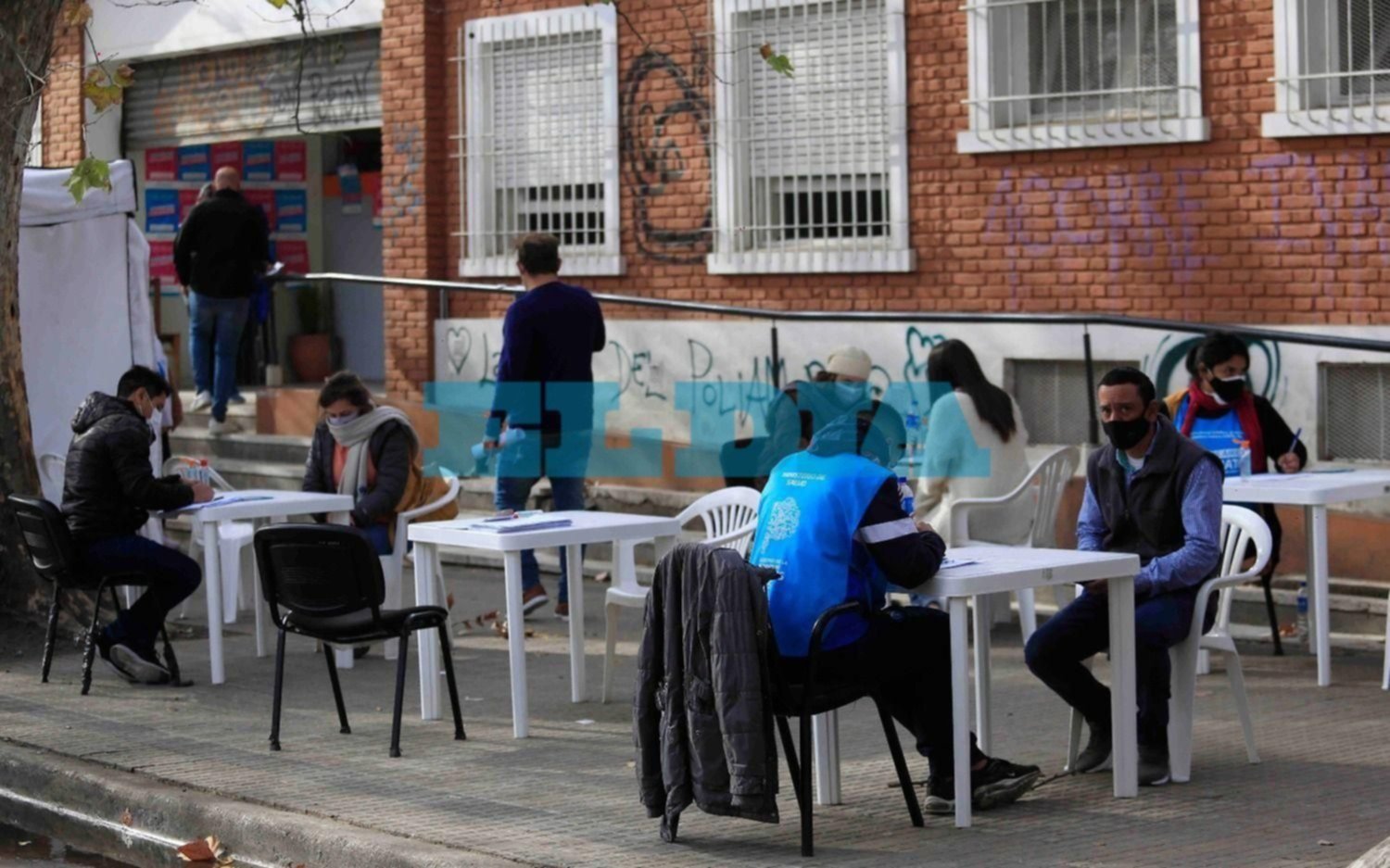 Arrancó la vacunación libre a mayores de 50 y embarazadas: dónde concurrir en La Plata, Berisso y Ensenada