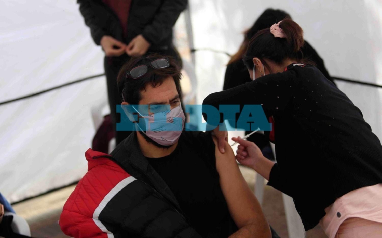 La Provincia envió este sábado casi 500 mil turnos para la vacunación: cómo verificar si te tocó
