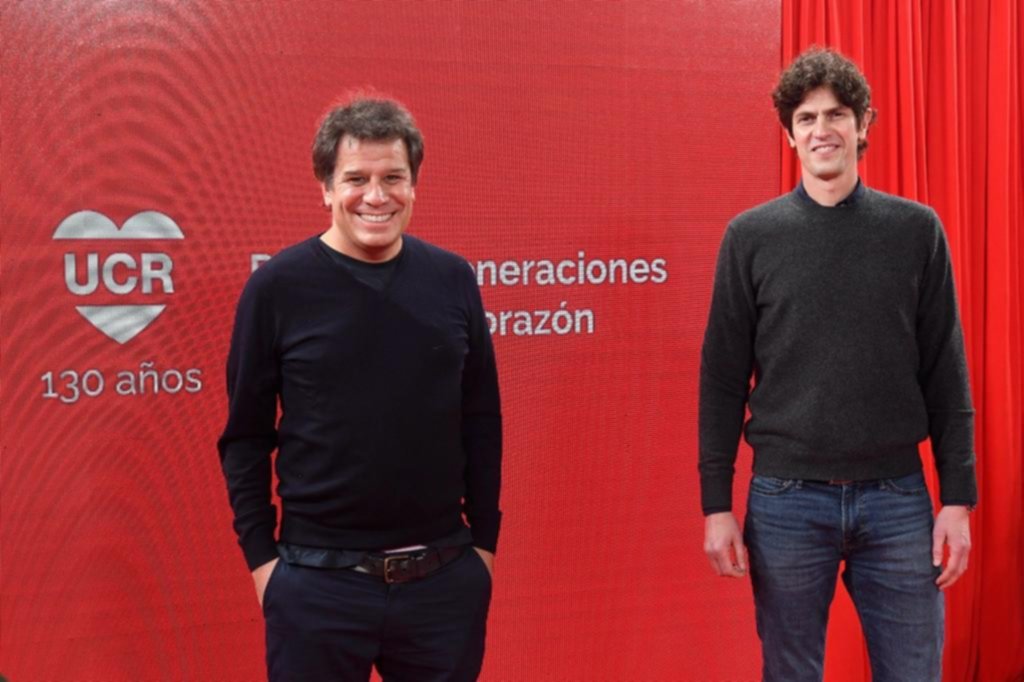 Manes sigue dando señales de que se anotará en la pelea y compartió un acto con Lousteau