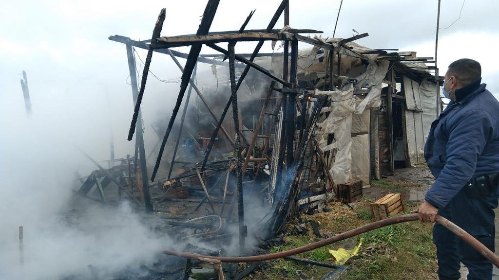 Daños y tristeza por dos incendios en la Región
