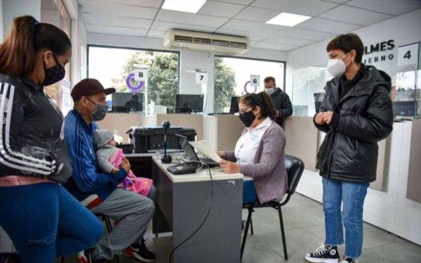 Entrega de DNI en el Palacio municipal