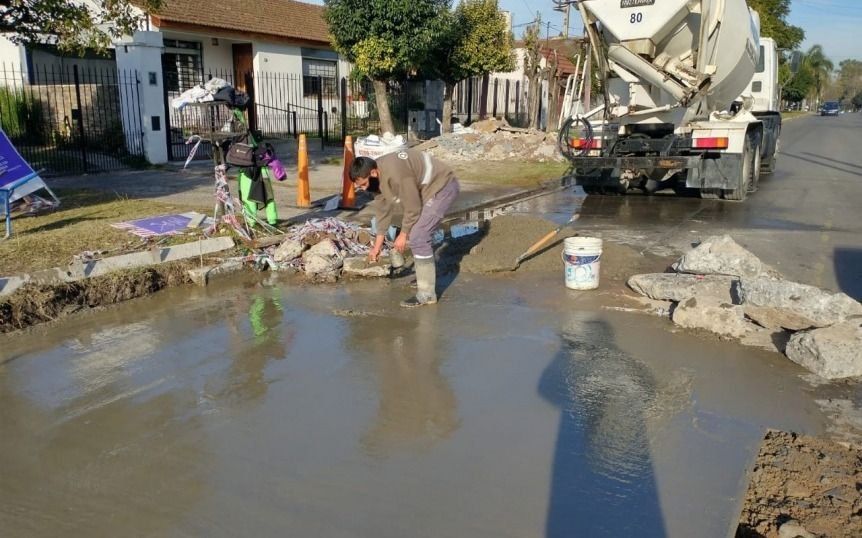 Trabajos de bacheo en distintas calles