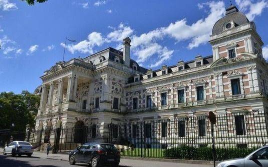La Provincia pagará sueldo y aguinaldo juntos a estatales: el cronograma