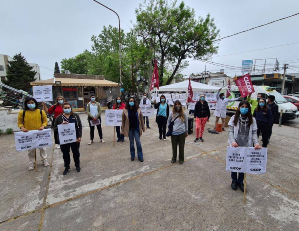 Crece la presión gremial por salarios y la Provincia anticipa convocatoria a docentes