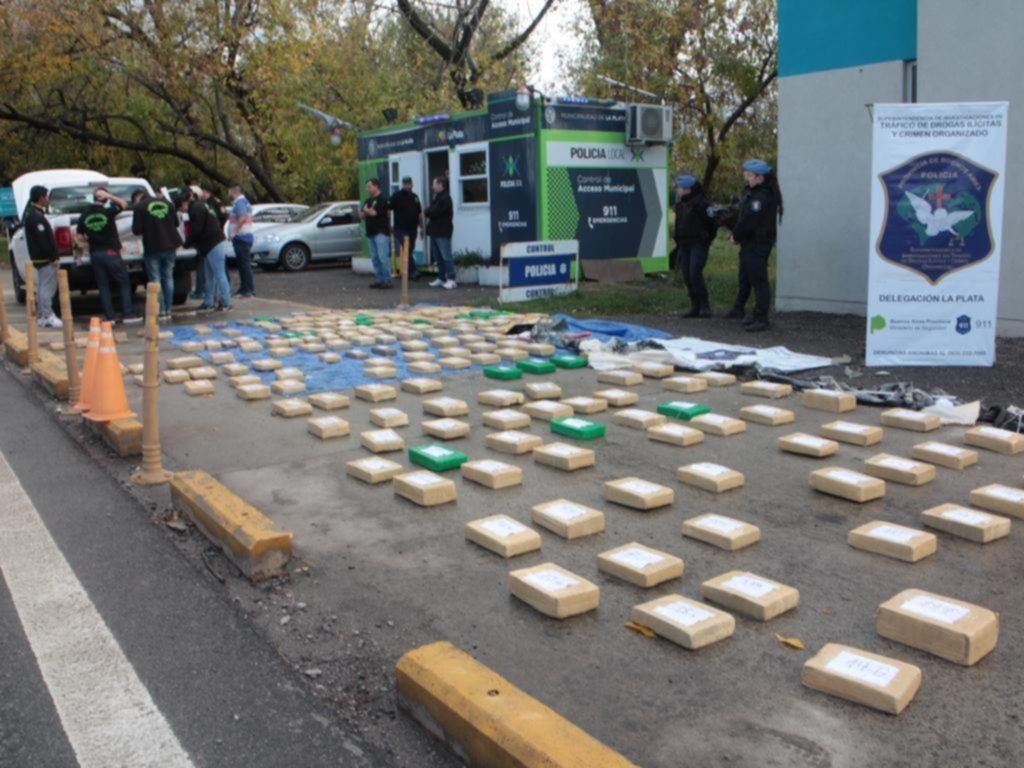 Van a juicio oral los dos detenidos en la Autopista La Plata - Buenos Aires con 500 kilos de marihuana