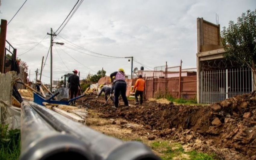 Avanzan obras de agua en la ribera de Quilmes