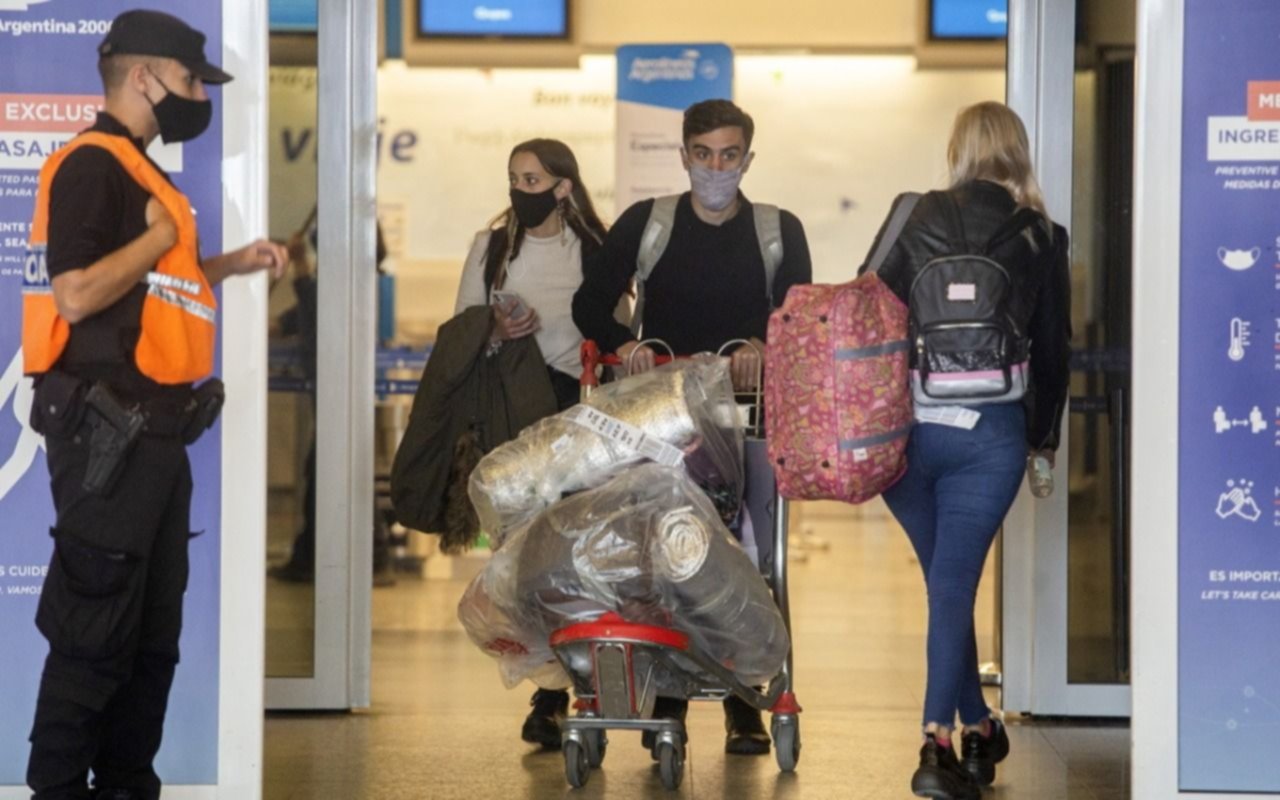 El Gobierno no enviará vuelos para repatriar argentinos en el exterior