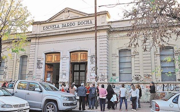 Sin clases en el Normal 2 por falta de calefacción: la indignación de las familias