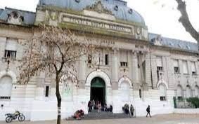 Normal 1: por refacciones de calefacción, turnos presenciales reducidos