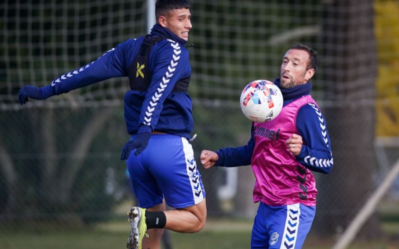 Enrique es duda para el clásico, y el Lobo apuntó a un defensor paraguayo
