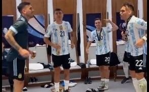 Festejos en el vestuario argentino y un "nuevo himno" dedicado a Brasil: lo que dejó la Finalissima