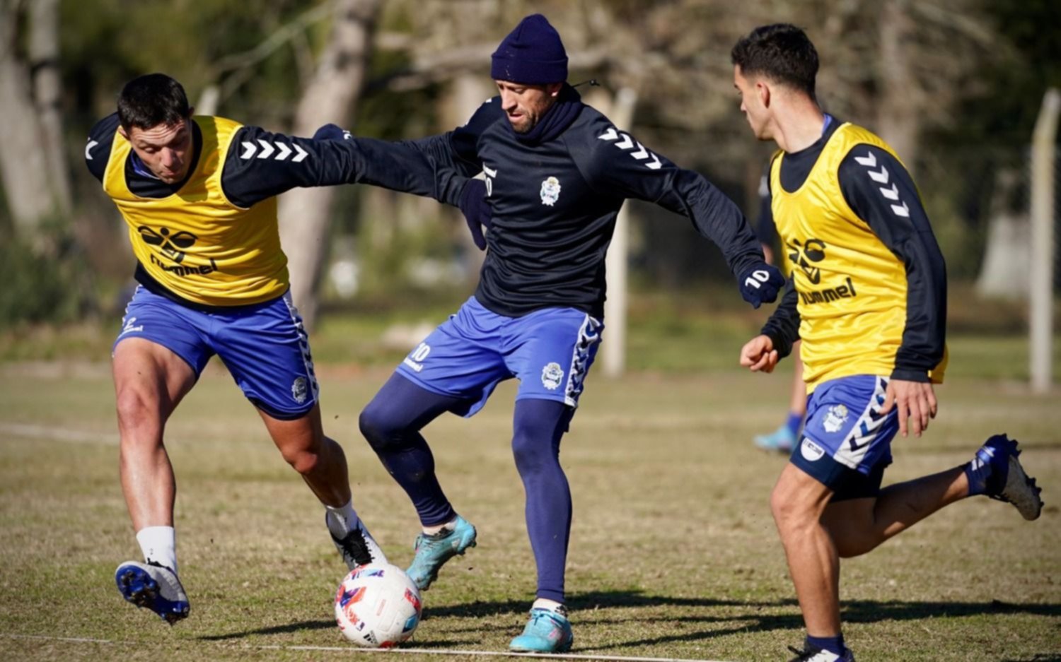 Informe Tripero: Enrique evolucionó bien y este sería el once para el clásico platense