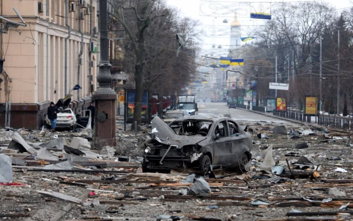 Ucrania denuncia entierros masivos en Mariupol