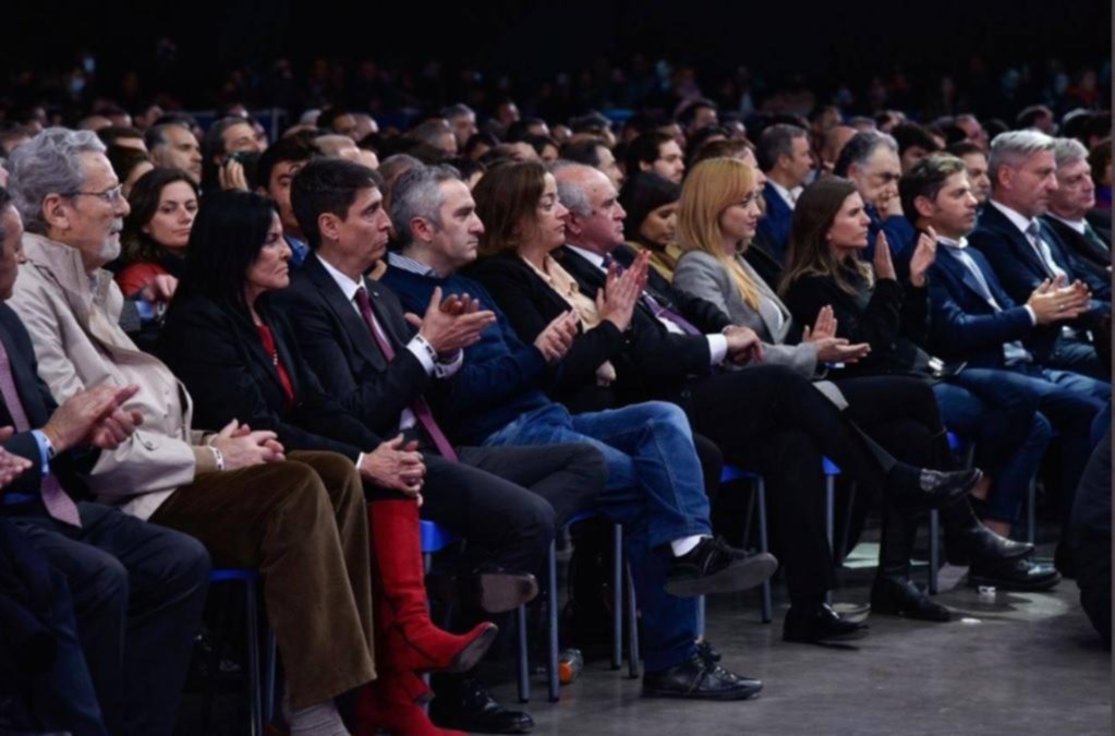 Acto sin la oposición ni mensajes a inversores