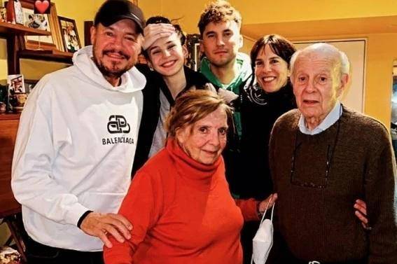 Arde Guille: Tinelli cenó con su ex y con sus ex suegros