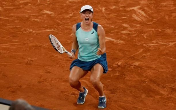 La polaca Iga Swiatek, campeona en Roland Garros: derrotó a Coco Gauff por 6-1 y 6-3