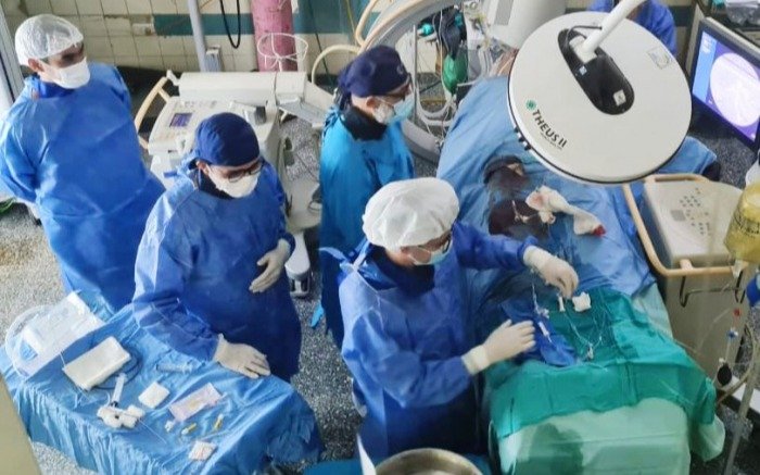 Emoción en Romero: por primera vez intervienen un aneurisma y le salvan la vida a un paciente