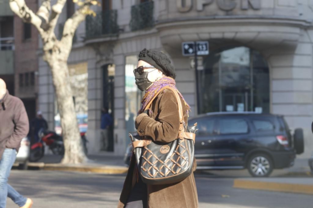 Cede la ola polar en La Plata y ¿se viene el agua?: con mayor nubosidad, así seguirá el clima