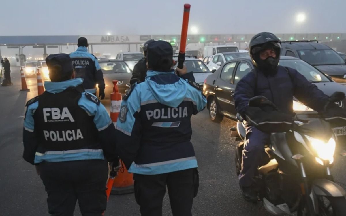 Diez horas con demoras en la autopista Buenos Aires - La Plata por un conflicto de choferes