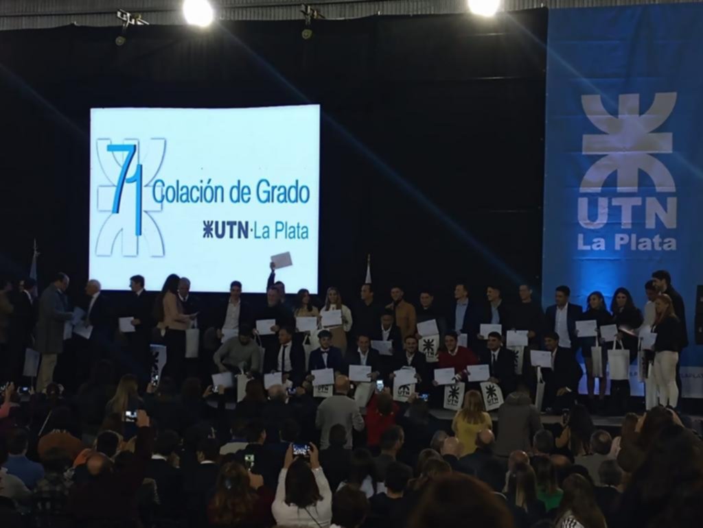 El Colegio de Ingenieros distinguió a los promedios destacados de la carrera