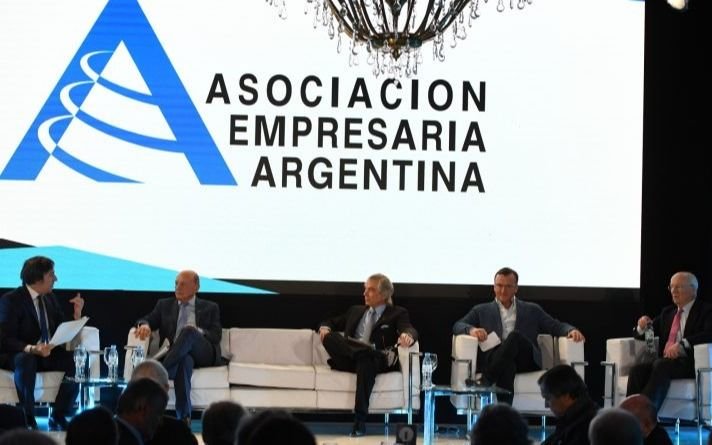 Críticas de empresarios a la "renta inesperada" y A. Fernández apuntó a productores de alimentos