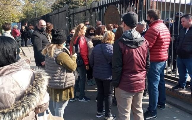 Comunidad educativa marchó al Consejo Escolar y continúa en asambleas