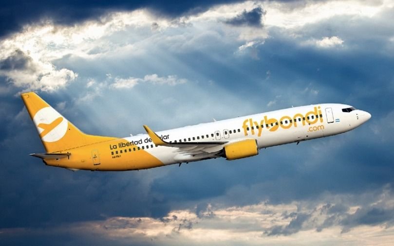 Enojo con Flybondi: un hombre tuvo que pagar $100 mil luego de que le cancelen el viaje