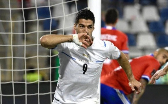Francescoli lo llamó a Luis Suárez para decirle que River lo quiere traer