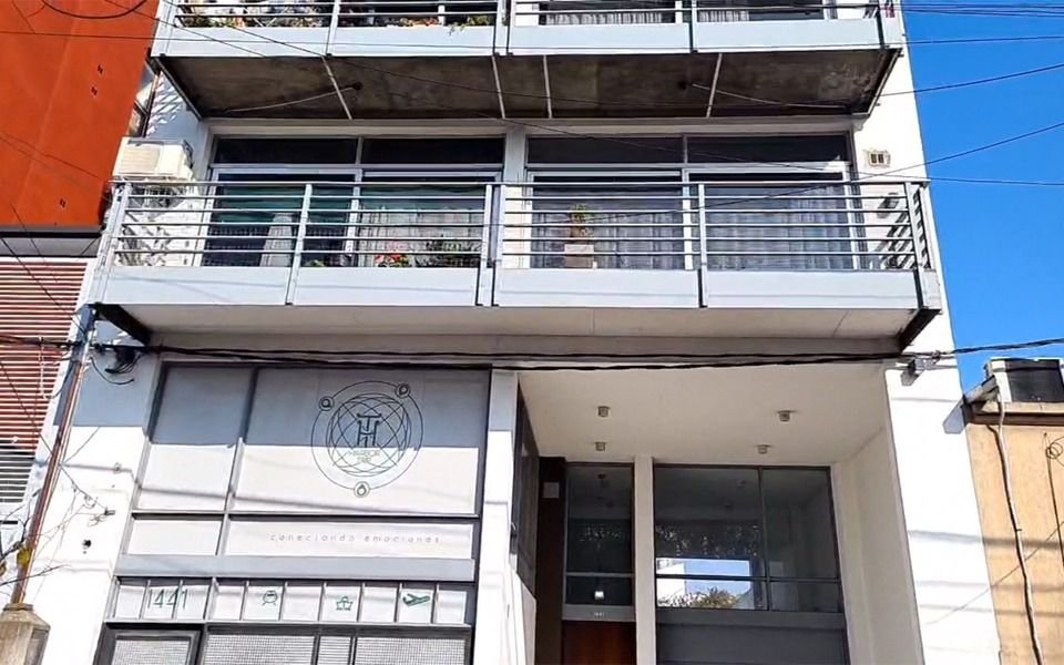 La Plata: hay un detenido por el caso de la mujer que murió apuñalada en el cuello