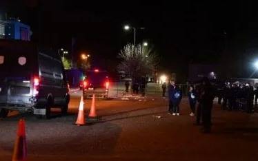 Locura en la Copa Argentina: hincha muerto y 20 policías heridos en la previa de Vélez-Ind. Rivadavia