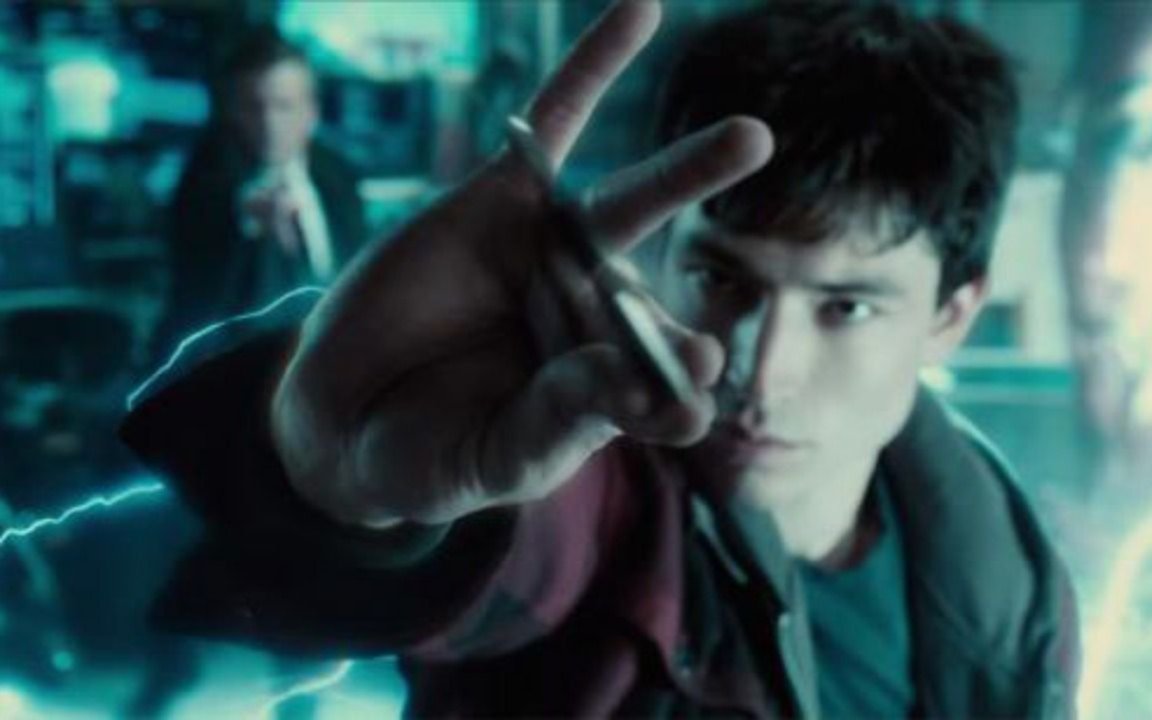 Grave denuncia contra Ezra Miller, protagonista de The Flash: acoso y drogas contra una menor