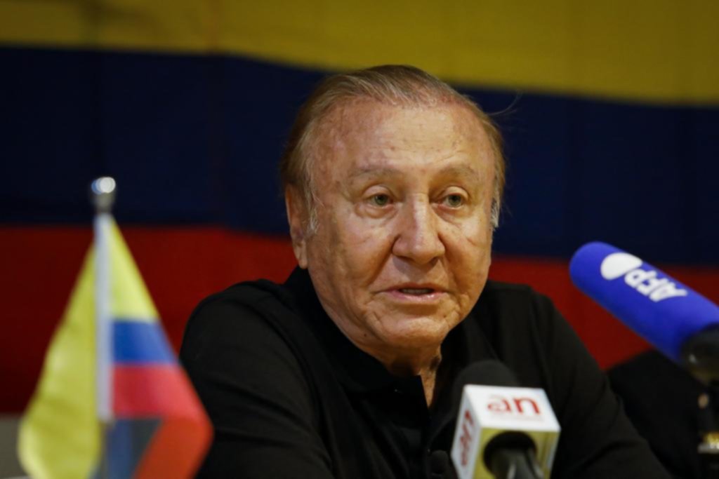 Hernández denuncia que lo quieren matar a cuchilladas