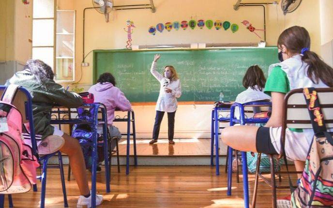 La polémica del lenguaje inclusivo llegó a Provincia: presentaron un proyecto para prohibirlo