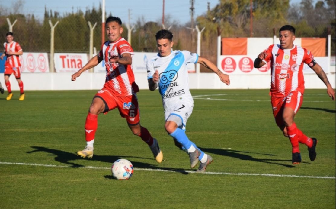Licht malogró un penal y San Carlos se trajo un punto ante Cañuelas