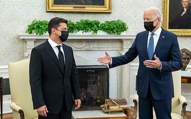 Biden sorprendió con una crítica a Zelenski y Ucrania respondió tajante