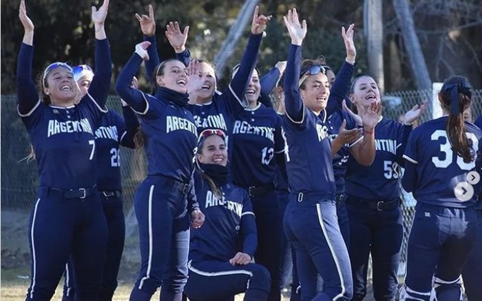 Con el sello platense en el bate, Argentina se consagró en el Sudamericano femenino de sóftbol