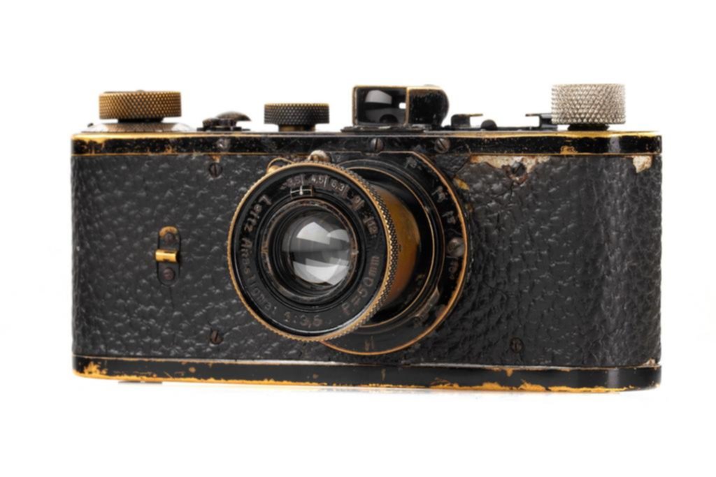 Más de treinta millones de dólares por una Leica y un Stradivarius