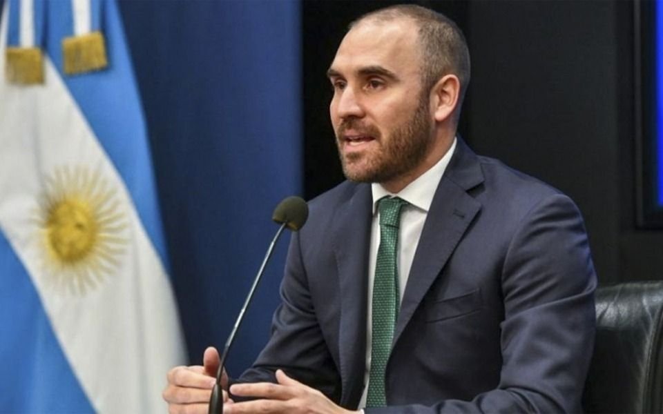 En medio de la tensión financiera local, Guzmán no viajará a Canadá y se espera una nueva suba de las tasas