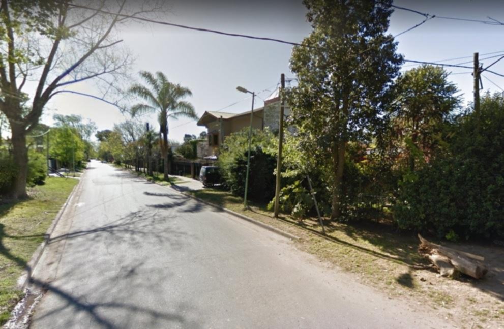 Ladrones encapuchados atacan en City Bell: doble asalto en la misma cuadra