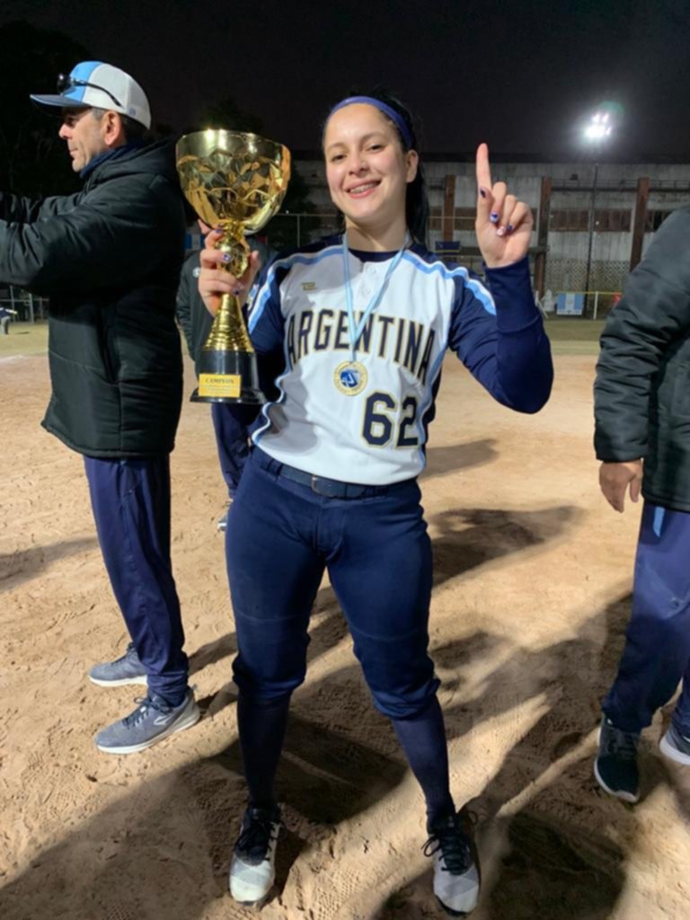 Carina Amarilla, de víctima de bullying a campeona sudamericana en softbol