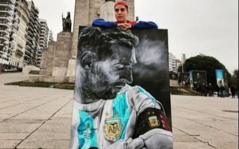 La particular historia de Eugenia Laprovittola, la supuesta hija platense de Maradona, que se sacó una foto con Messi