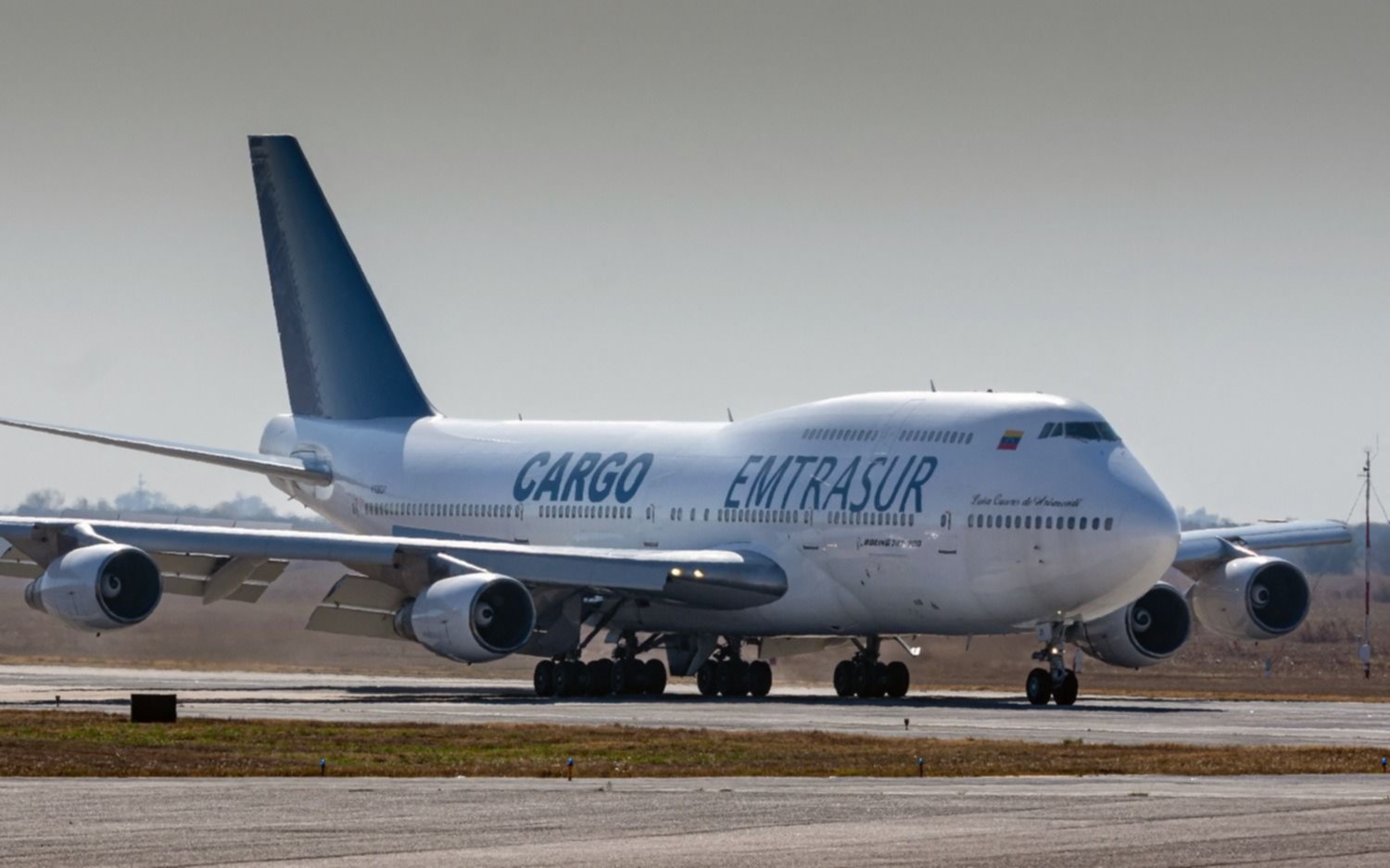 La singular hipótesis de Rossi sobre el avión retenido en Ezeiza: "Estaban enseñando a pilotearlo"