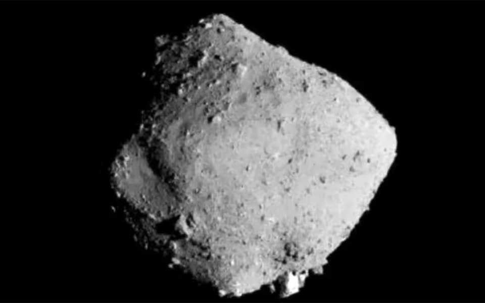  Encuentran en un asteroide elementos esenciales para la vida 