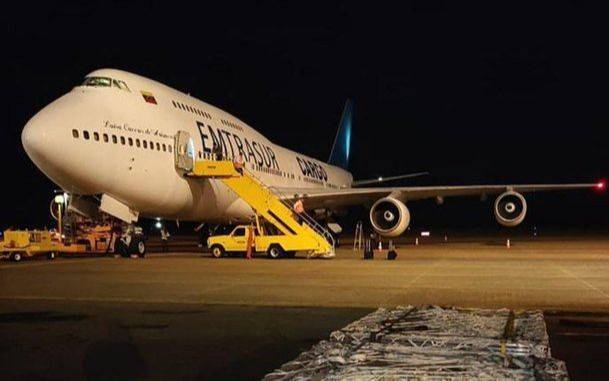 Ordenan secuestrar el avión sospechoso retenido en Ezeiza y está llegando otra aeronave de los mismos dueños