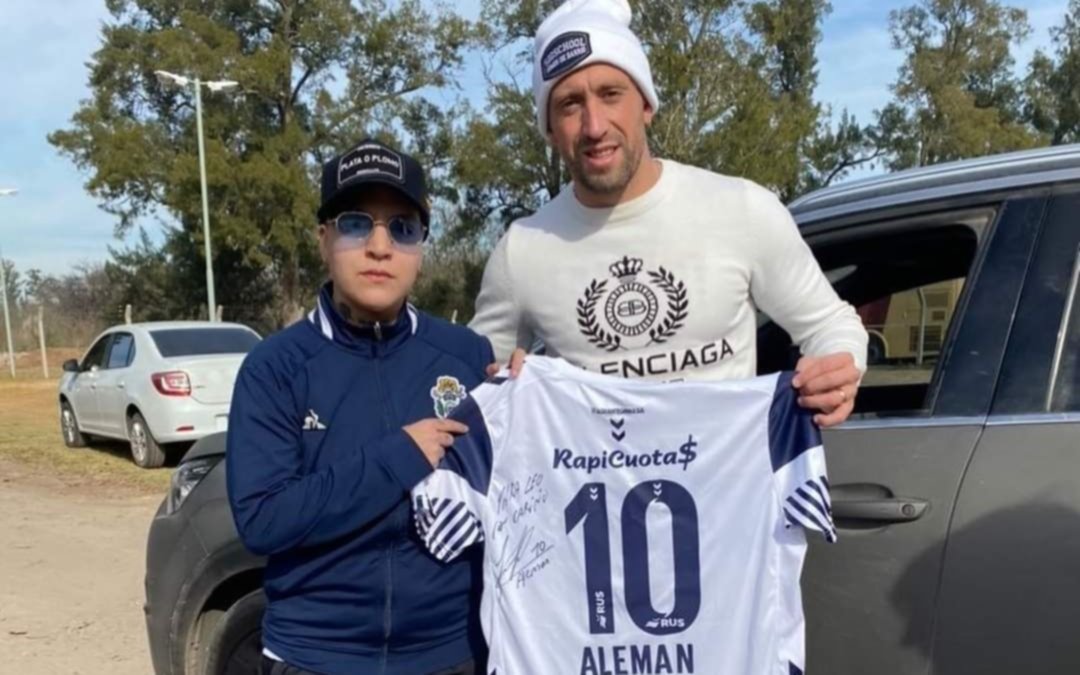 Del 10, para el 10: la camiseta de Brahian Alemán llegará a manos de Lionel Messi e irá a su museo